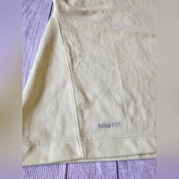 Nike Women's •Size Large• ACG Fit Dry Embossed Base Layer Long Sleeve Top Neon - Picture 3 of 8